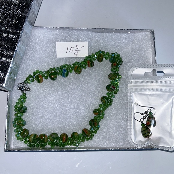 (3 for $30) Necklace & Earrings Set 💚 - Picture 2 of 7